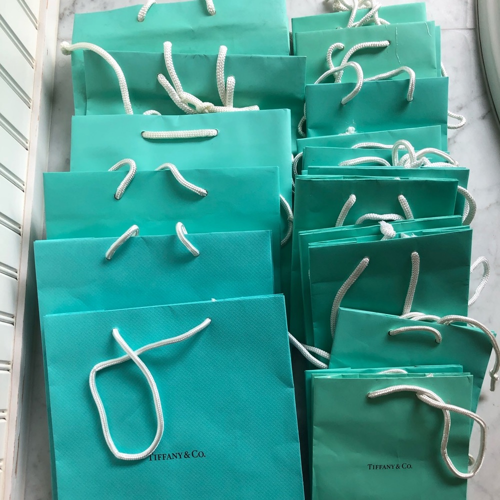 Total of 25 Tiffany&co shopping bags